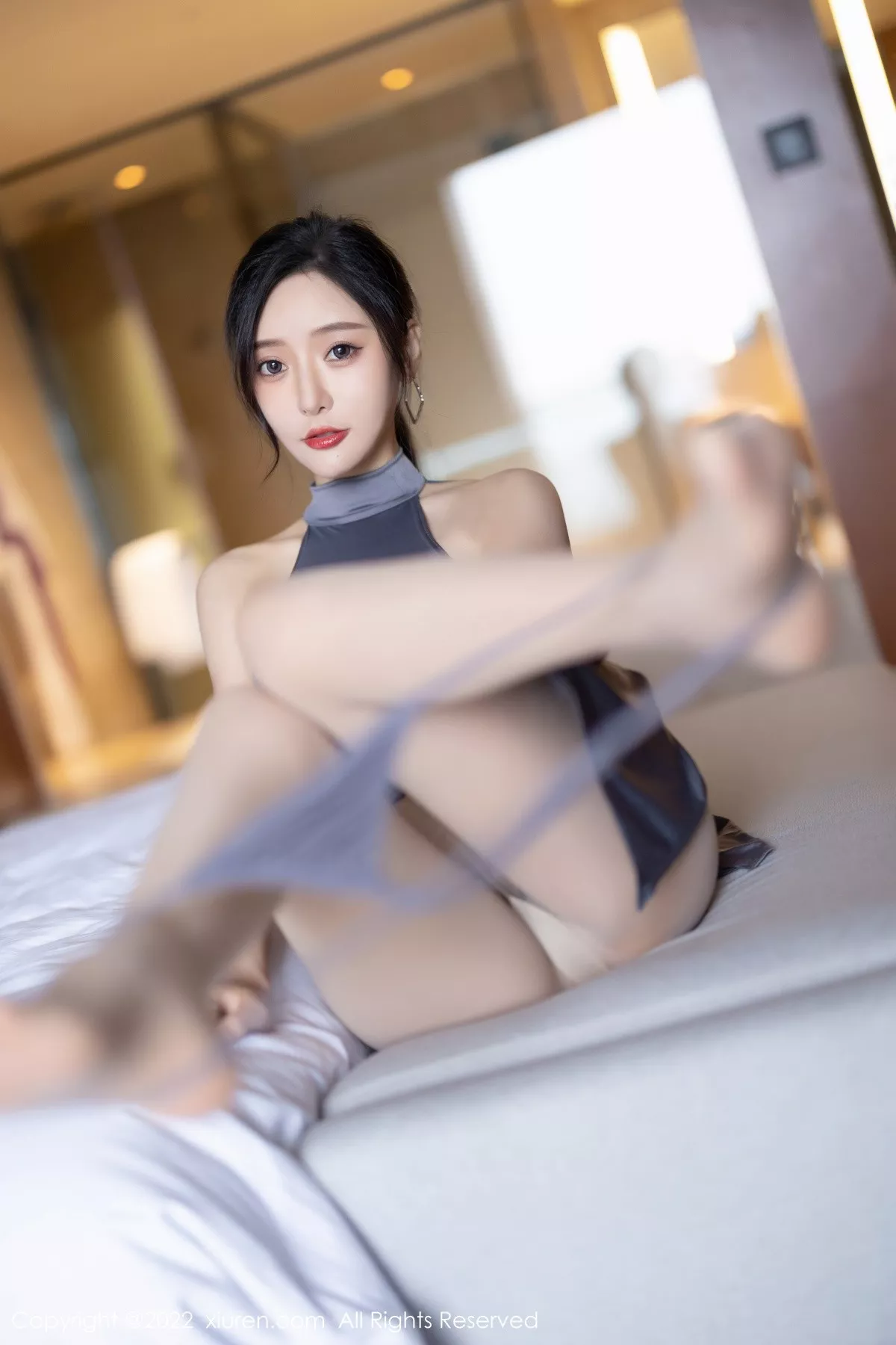 秀人集.com_[XiuRen秀人网]No.5079_女神王馨瑶yanni私房性感暗灰色连衣裙配超薄肉丝完美诱惑写真71P